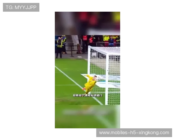 世界杯C罗若远射进球，哈兰德是否会用头槌回击？